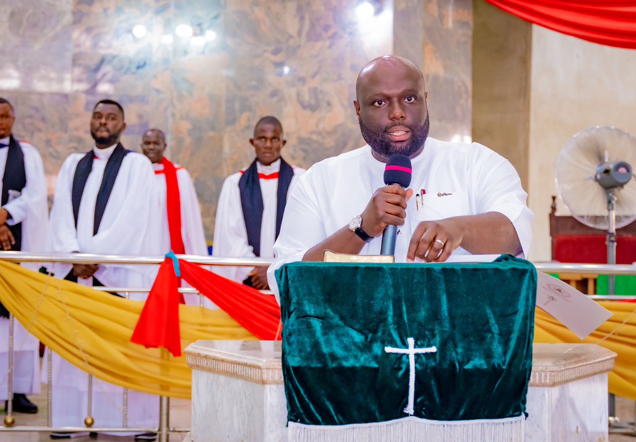 SENATOR ASUQUO EKPENYONG REPRESENTS SENATE PRESIDENT AT AFRICAN CHURCH, ABUJA DIOCESE 2023 HARVEST/THANKSGIVING SERVICE.
